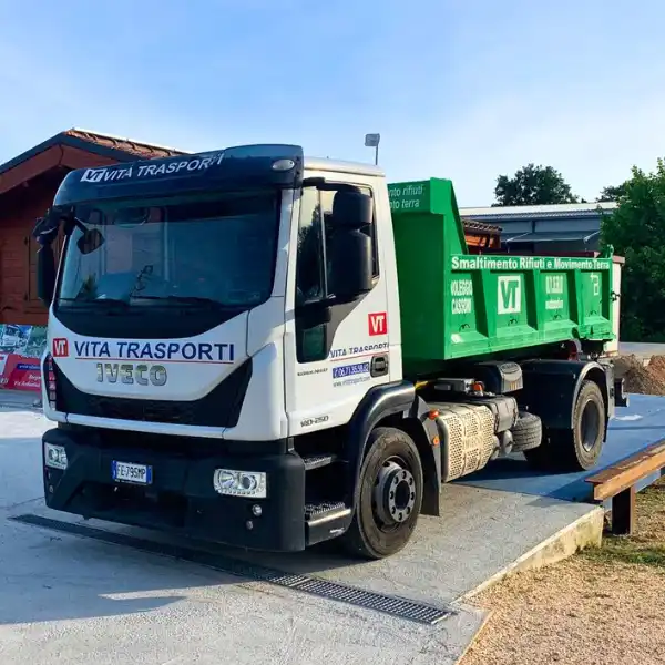 vita-trasporti-scarrabile-iveco140
